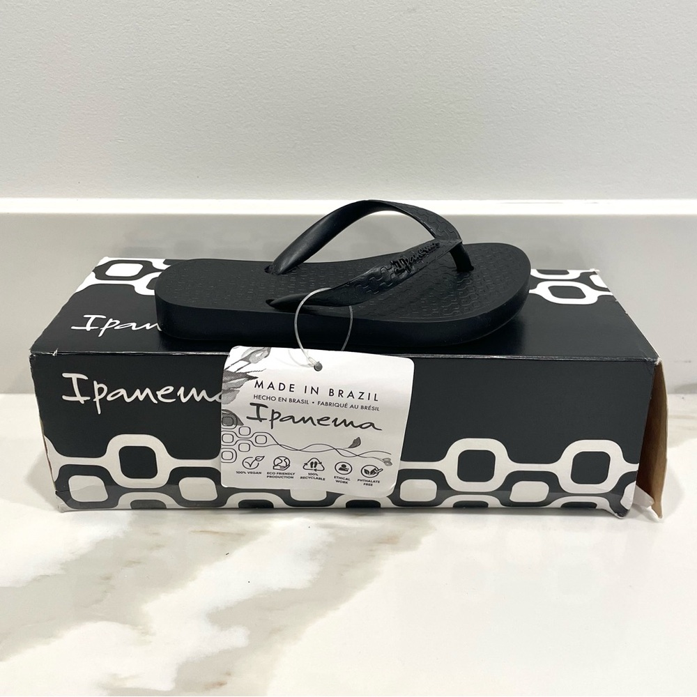 🔵3/$25 NEW Ipanema Black Classica Flip Flop Sandal (size 9 & 11)